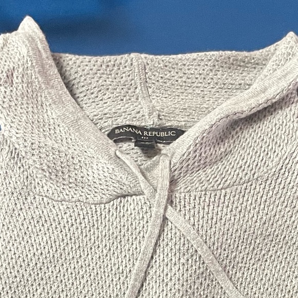 Banana Republic Heather Gray Textured Pullover - Picture 2 of 2